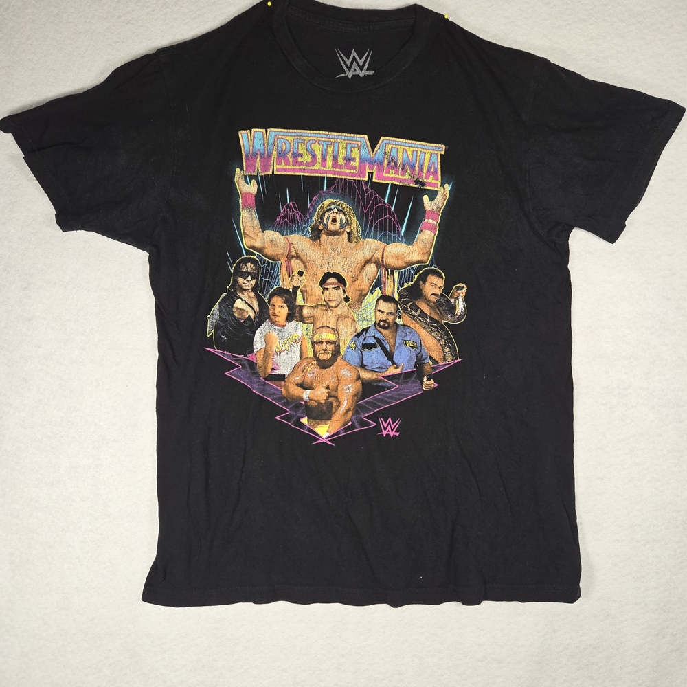 WWE Black WrestleMania Legends T-Shirt, Size M.
